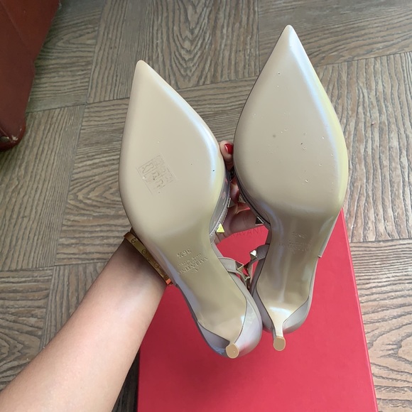 SOLD - NEW Valentino Rockstud Slingback Nude Pump Heels - Picture 7 of 16